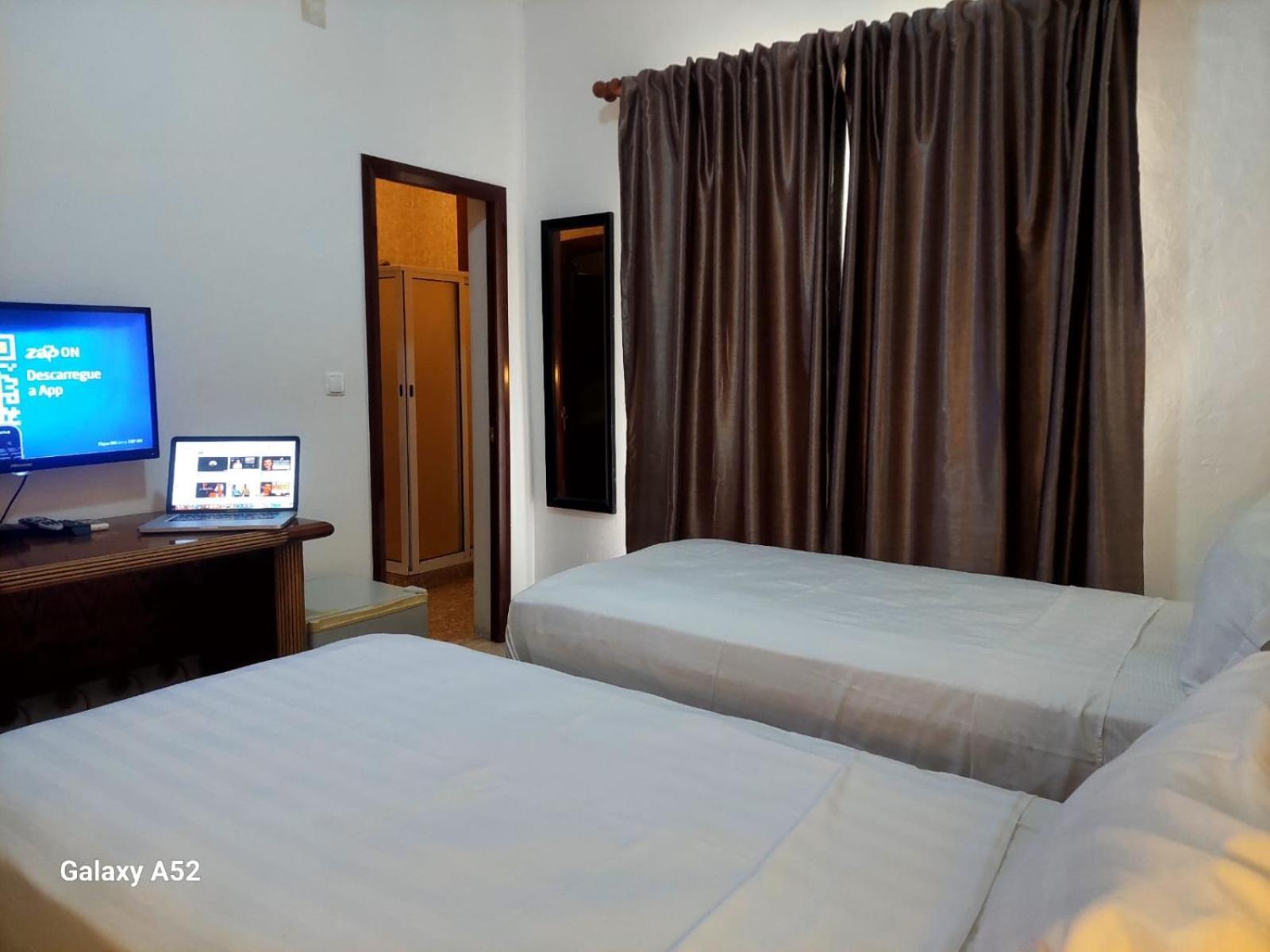 Hotel Residencial Ramire-Tour Benguela Buitenkant foto